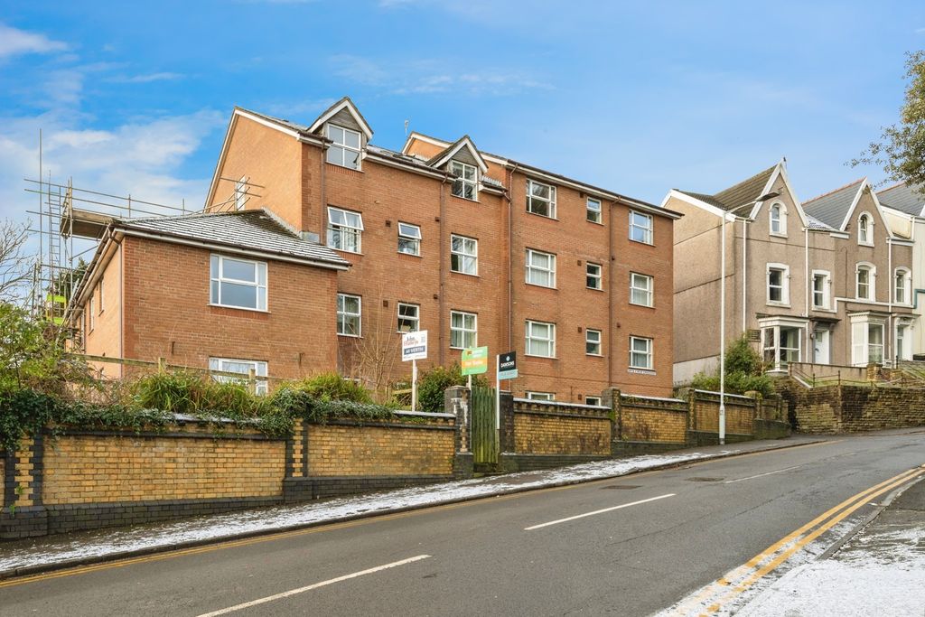 Property photo 1 of 11 Pbox-Img.Jpg