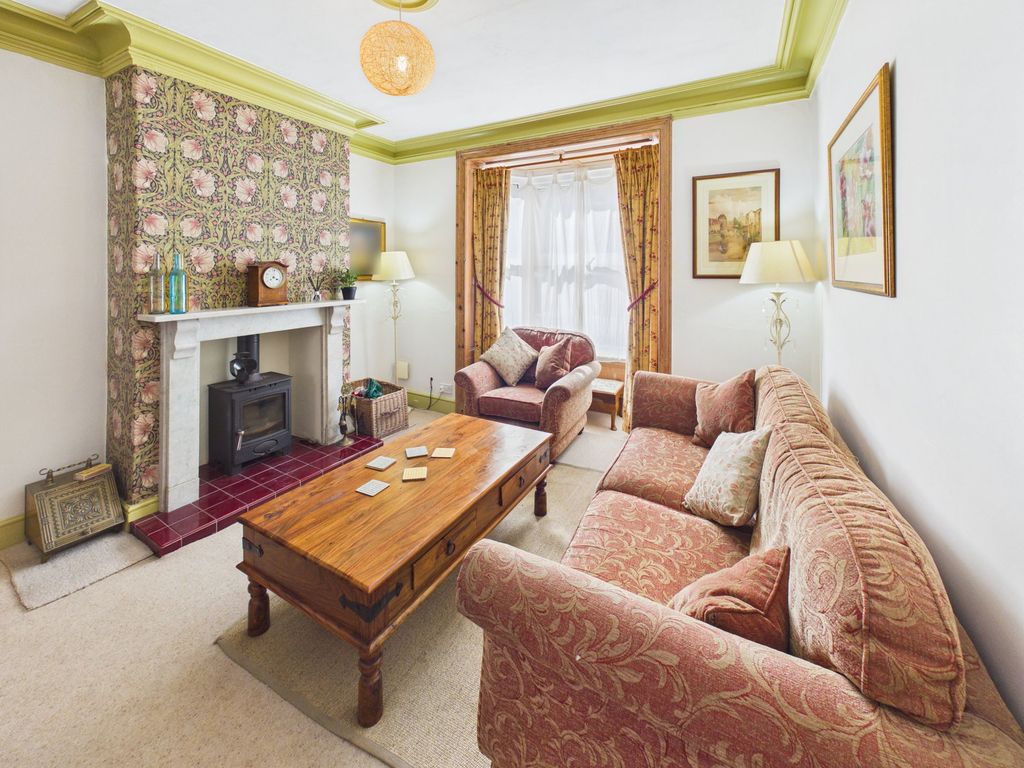 Property photo 2 of 17