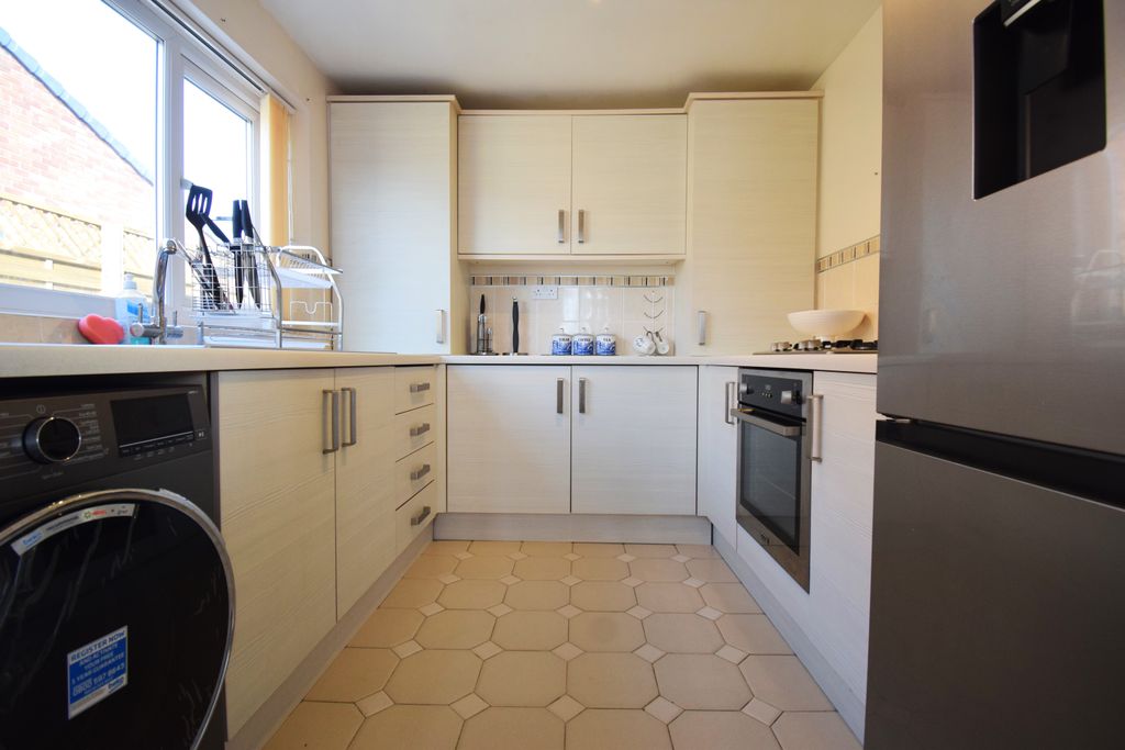 Property photo 2 of 11