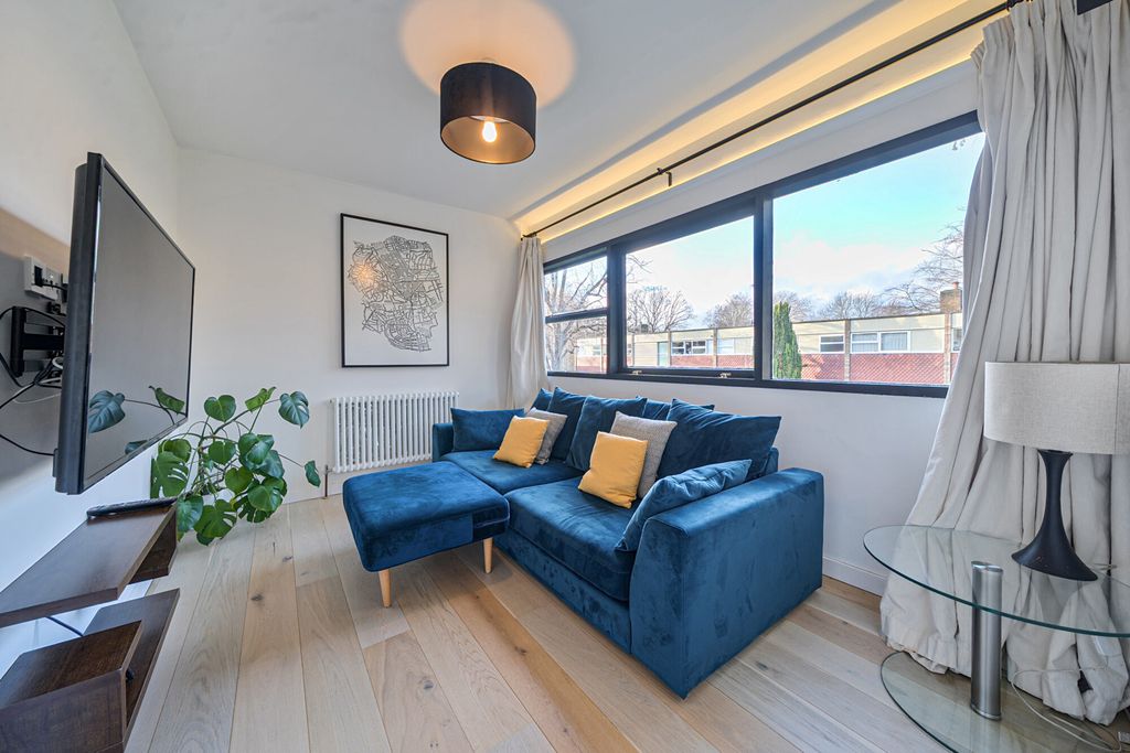 Property photo 2 of 18 Reception Room