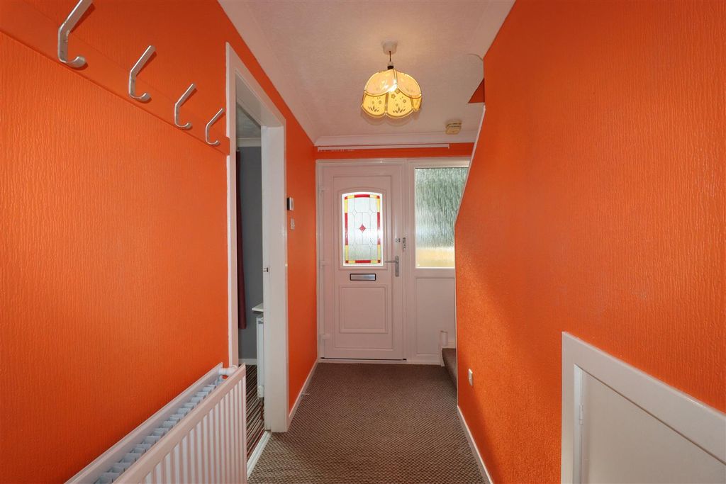 Property photo 3 of 19 Hall (2).Jpg