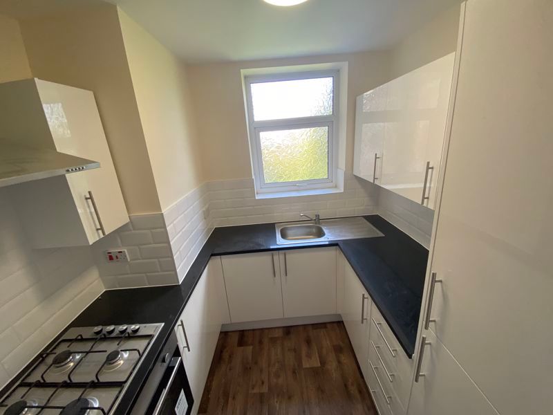 Property photo 2 of 16 Newly Fitted Kitchen