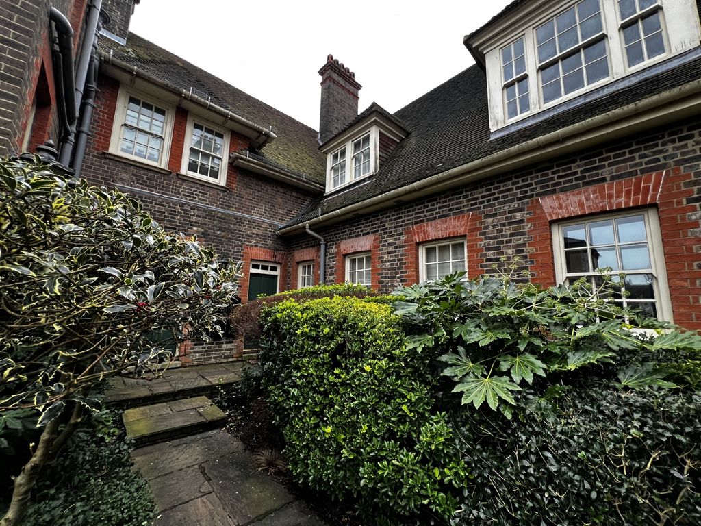 Property photo 2 of 16 Photo 1