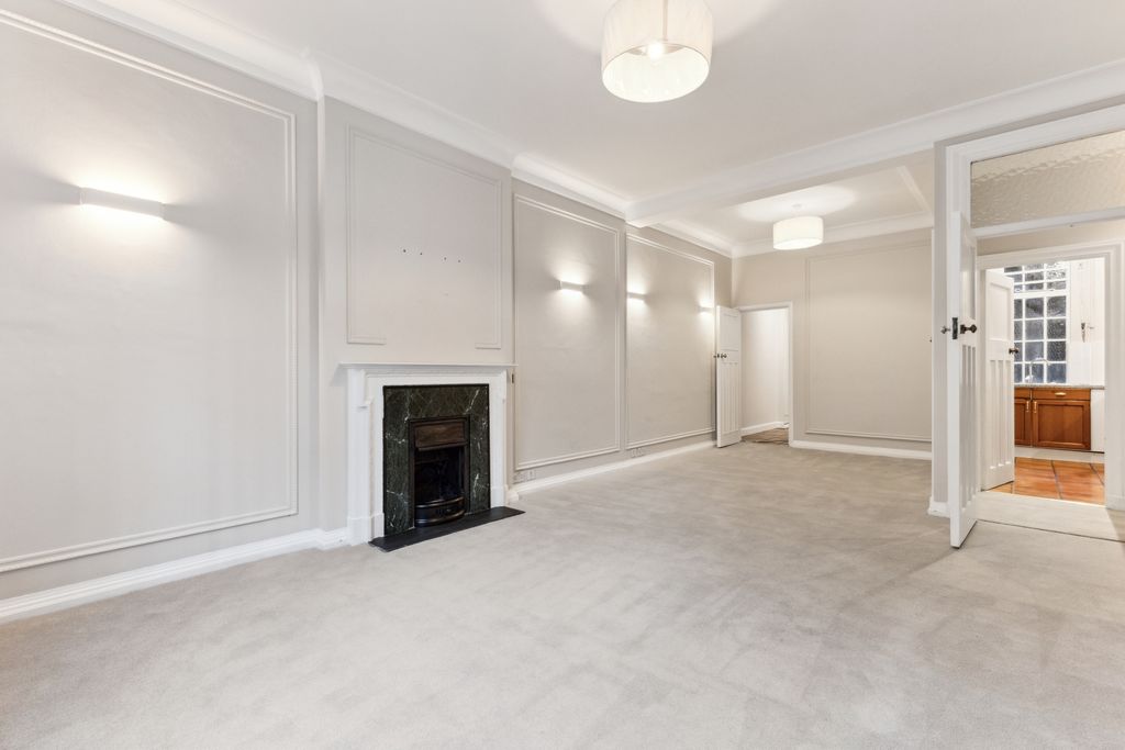 Property photo 1 of 11 Reception Room