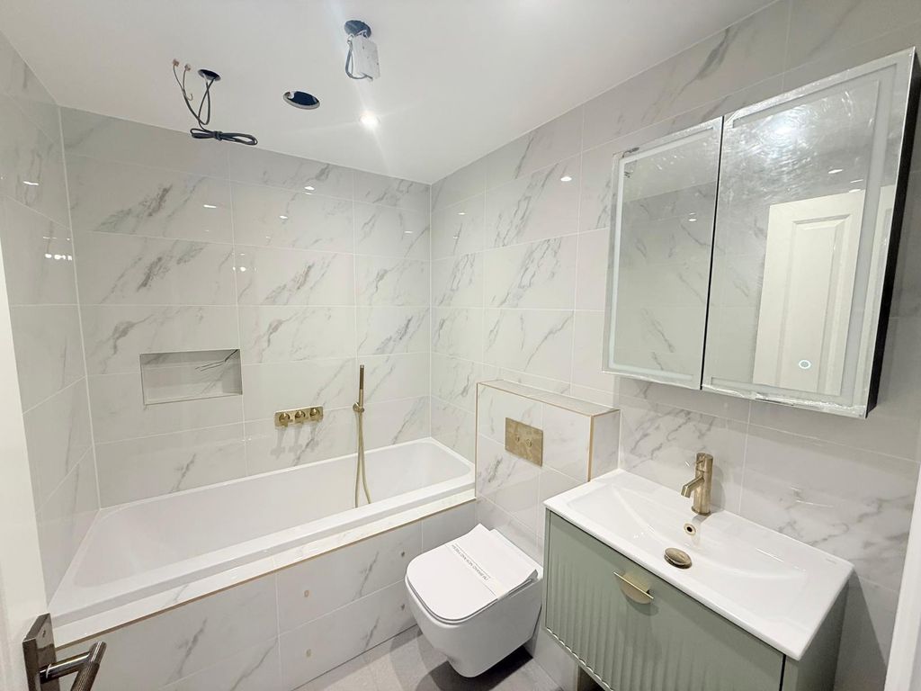 Property photo 2 of 24 Picture No. 70
