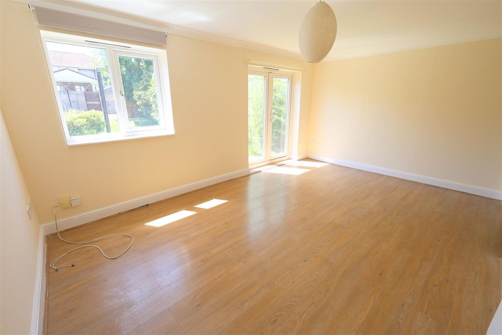 Property photo 3 of 12 Li.Jpg