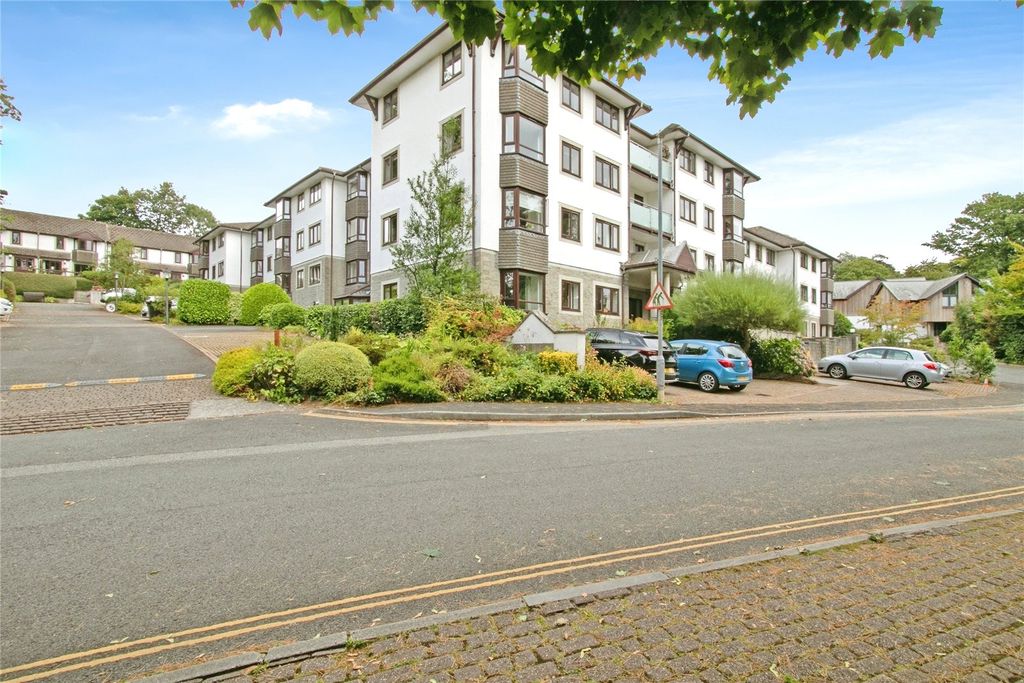 Property photo 1 of 12 General View