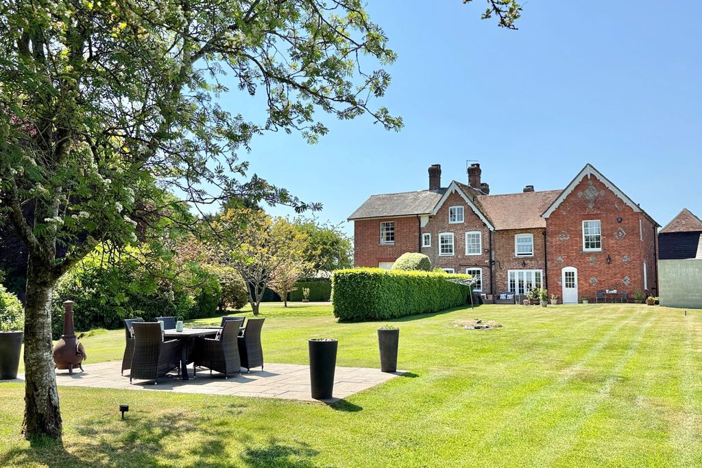 Property photo 1 of 24 6 Bedroom Country Home