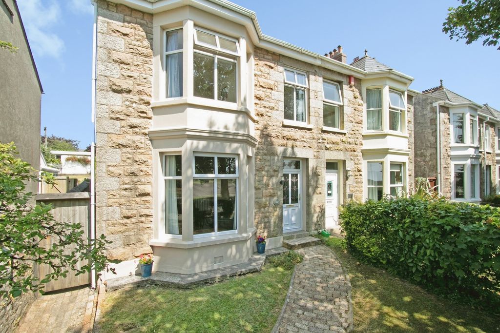 Property photo 1 of 17 Pbox-Img.Jpg