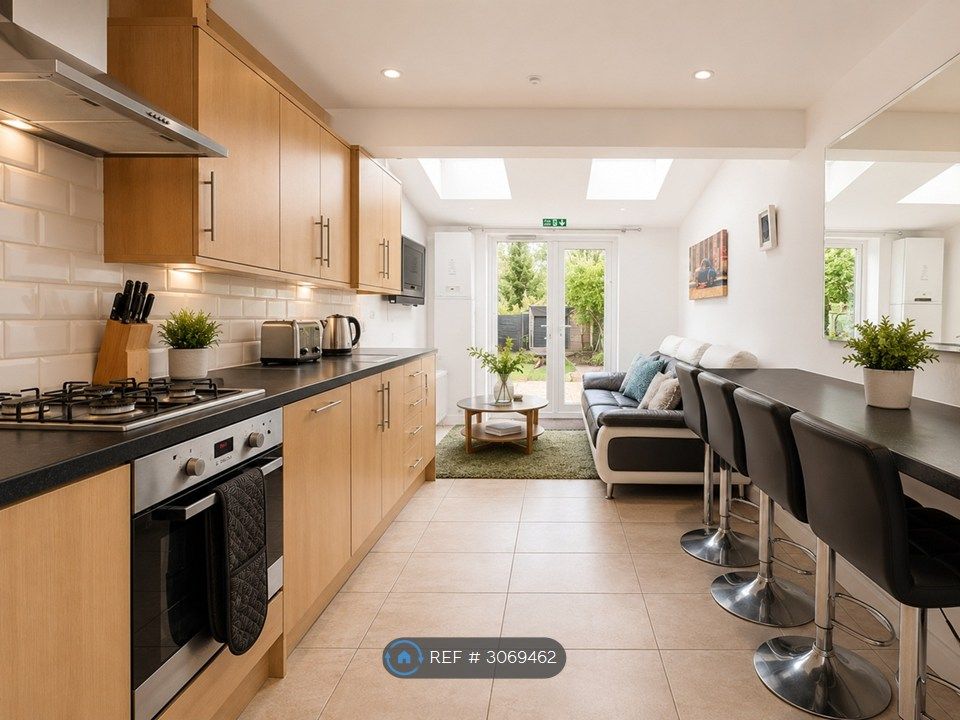 Property photo 3 of 3 Communal Kitchen/Lounge
