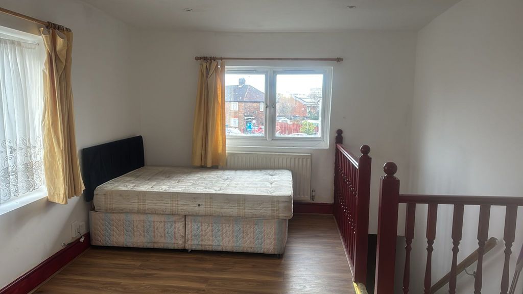 Property photo 3 of 5 Gallery