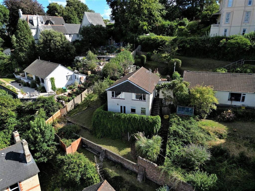 Property photo 2 of 18