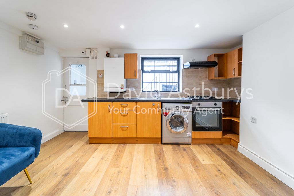 Property photo 1 of 10 Ndb00920