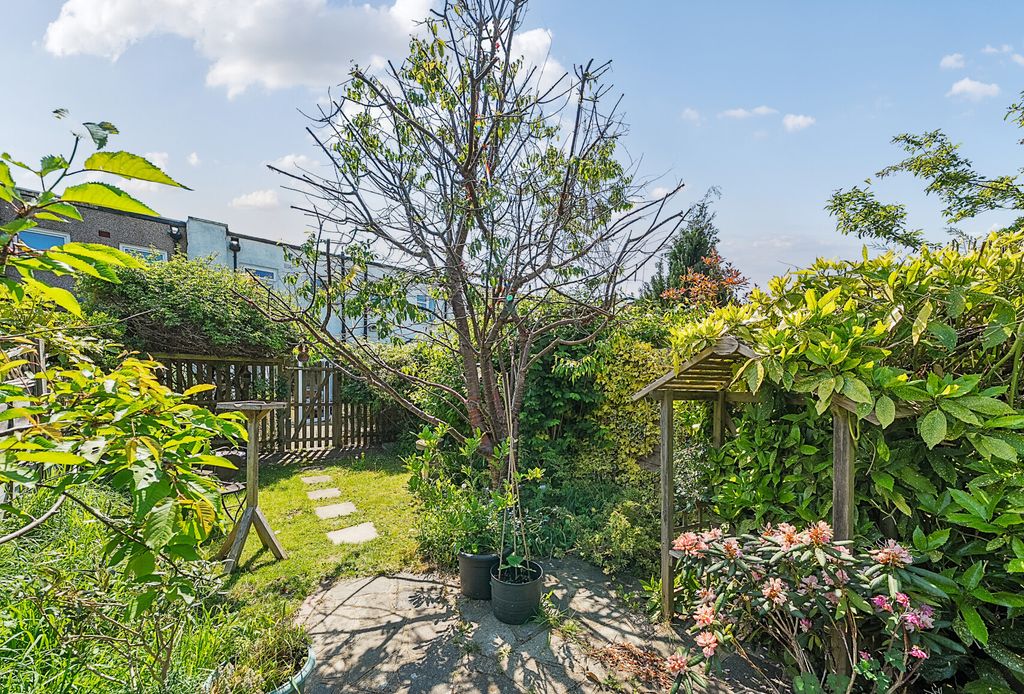 Property photo 2 of 10 3-68235Cccd45Ea-1...