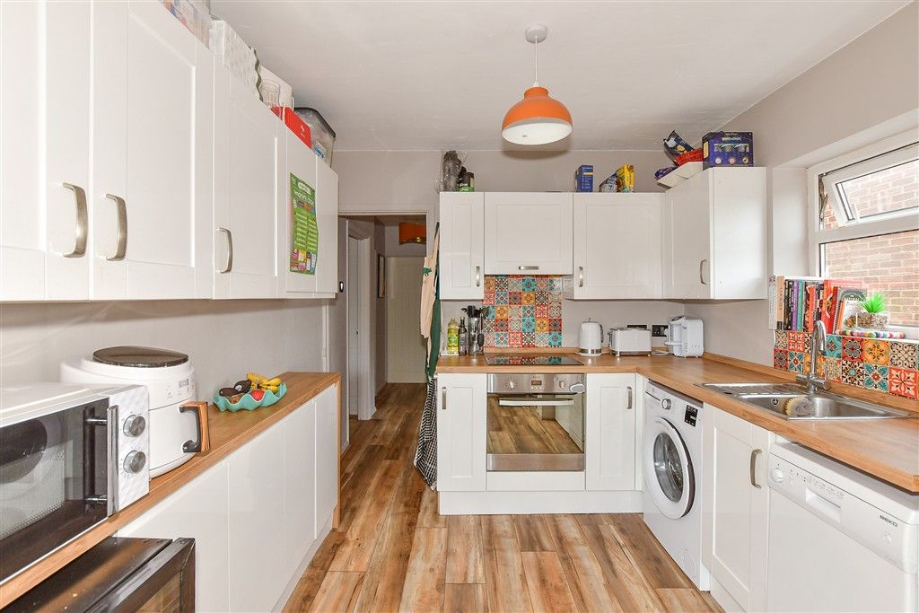 Property photo 3 of 14 Kitchen