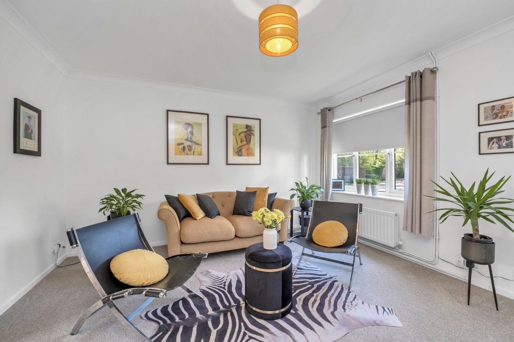 Property photo 2 of 23