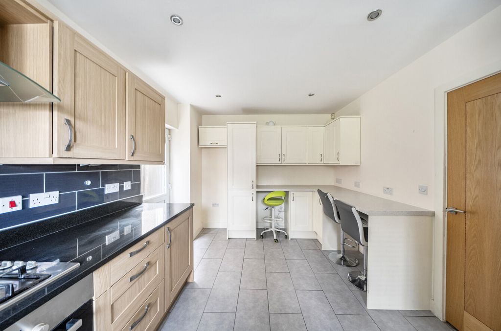 Property photo 3 of 24 1466228-1-6A0c885...