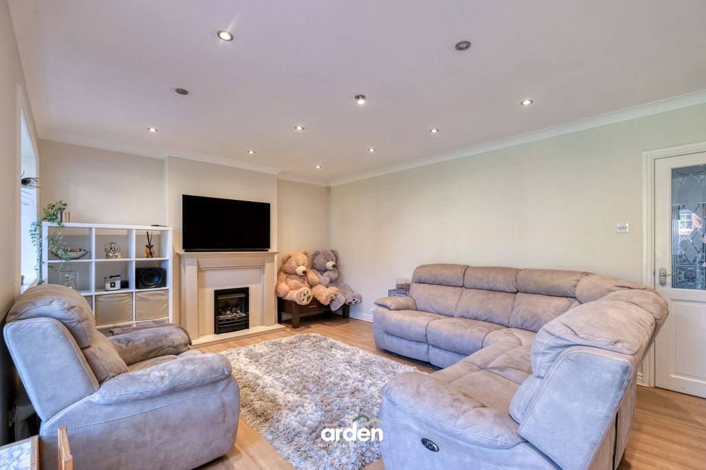 Property photo 2 of 19