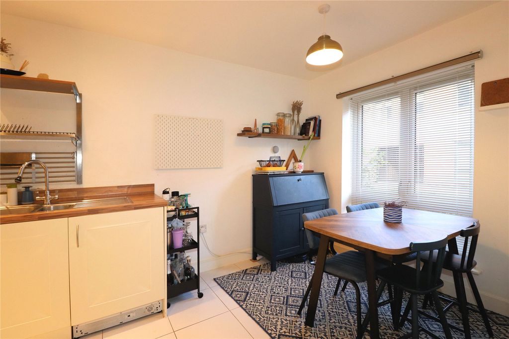 Property photo 3 of 16 Picture No. 15