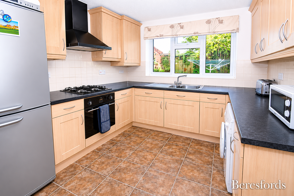 Property photo 2 of 6 Kitchen