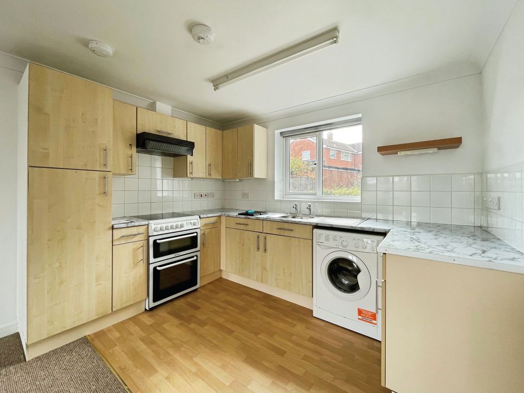 Property photo 2 of 12 8Ef1F215-Kitchen 201