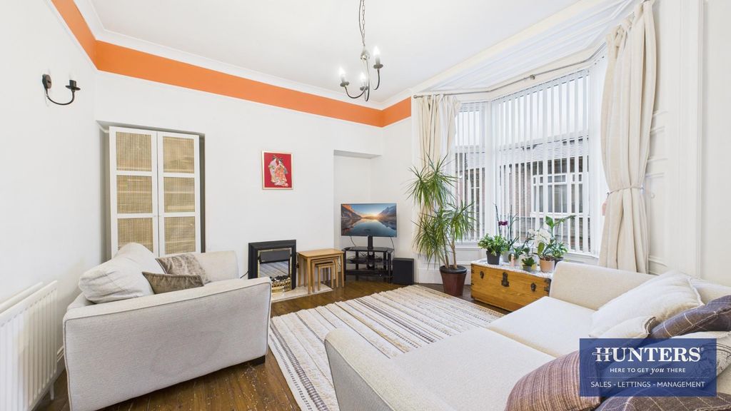 Property photo 3 of 14 Living Room