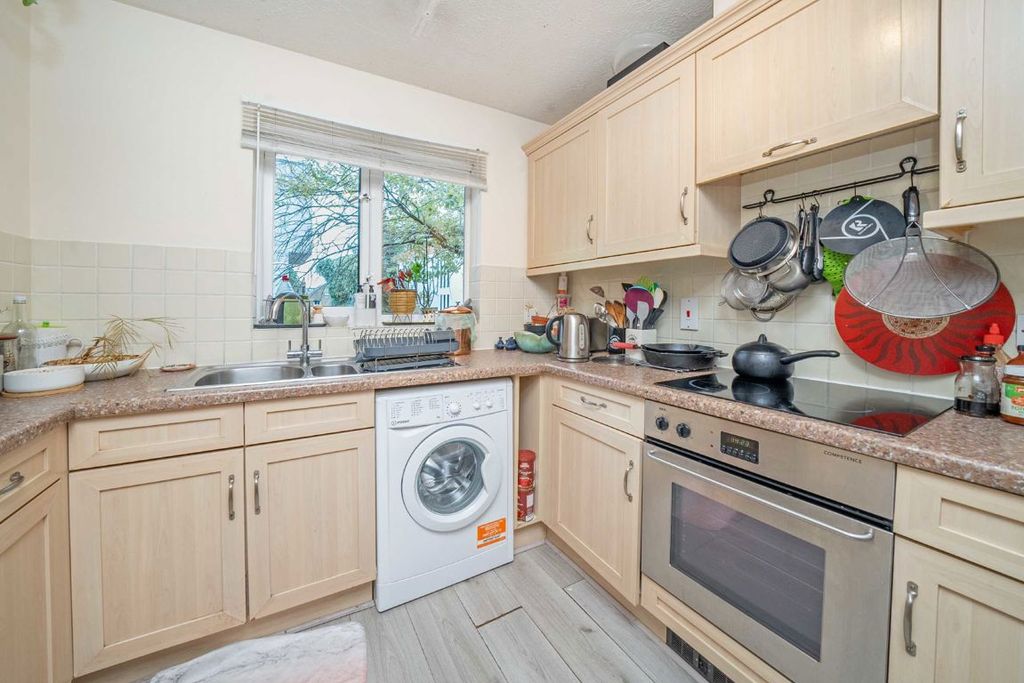 Property photo 3 of 4