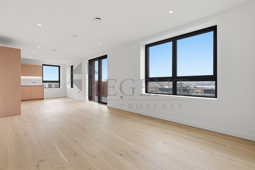 Property photo 1 of 17 (Main)