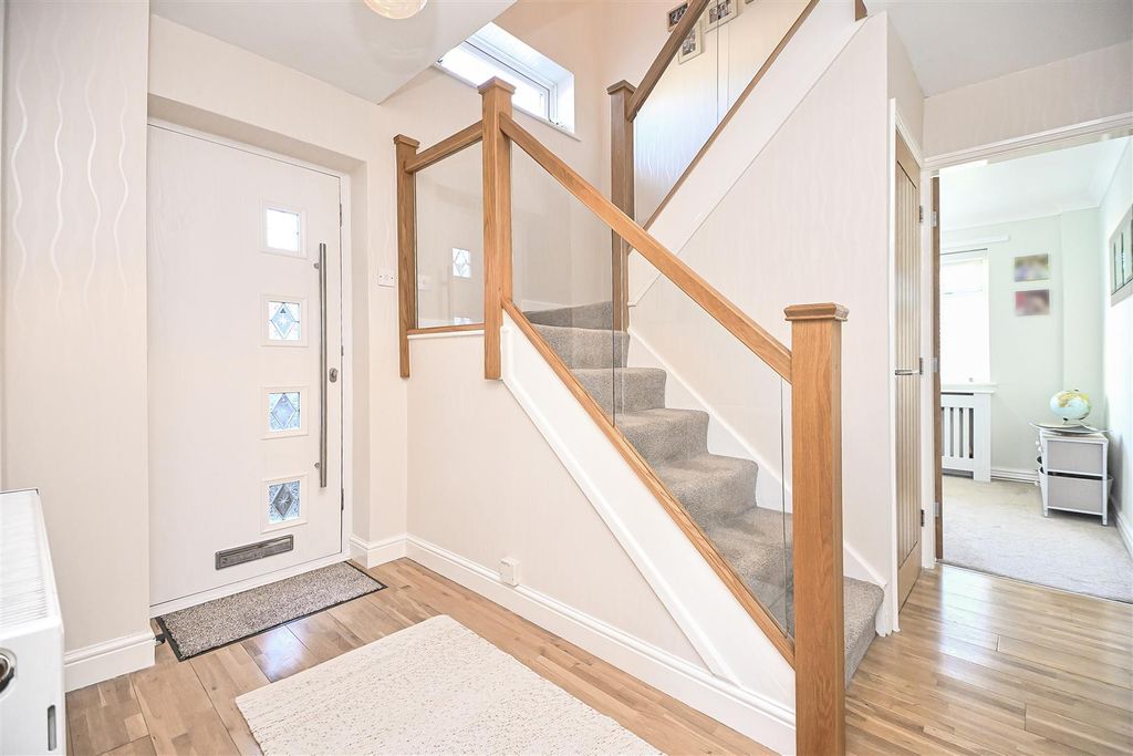 Property photo 2 of 57 8 Riversmeade Entrance (1).Jpg