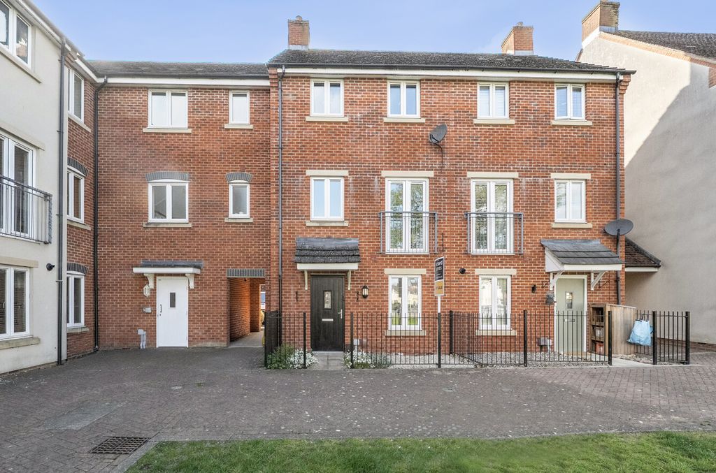 Property photo 1 of 12 69F4c29Db6Bb0l1569F46cc77Af0F169F187095964A14522481269F0F61286Ebb115Jpg