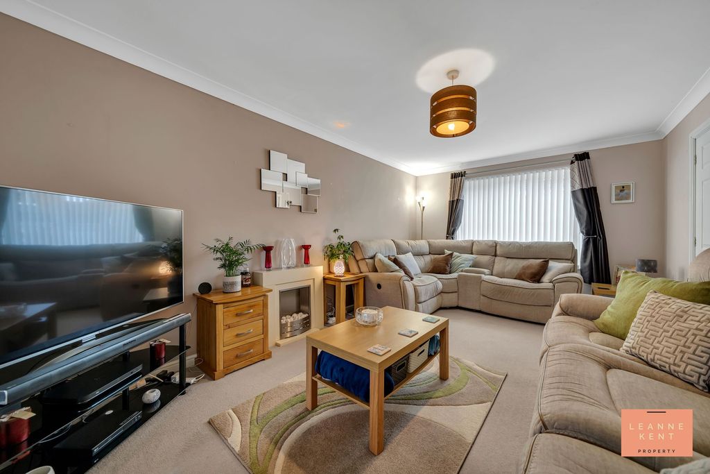 Property photo 2 of 41