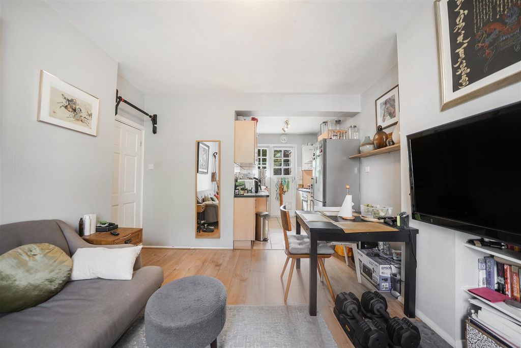 Property photo 3 of 15 102 Riverside Gardens - Oho5U0Yxu2Tsmvti2Vis.Jpg