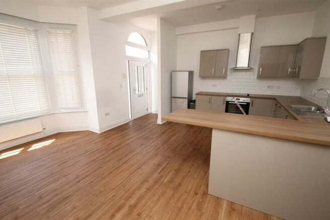 Property photo 3 of 7 Kitchen.Jpeg