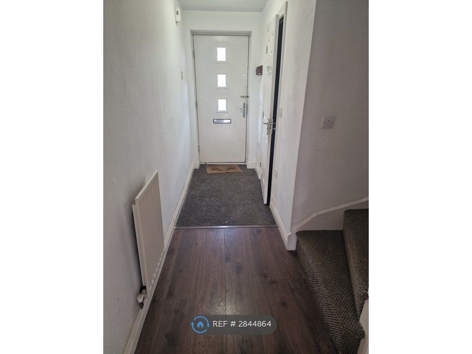 Property photo 2 of 12 Entrance - Front Door