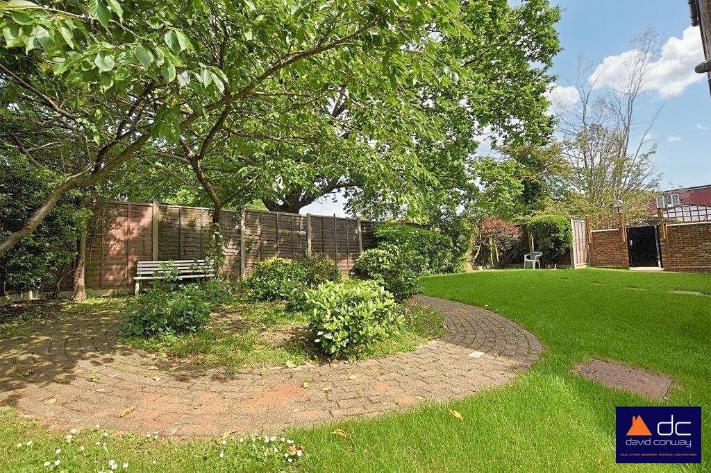 Property photo 2 of 12 Barnetts Court 2 .Jpg
