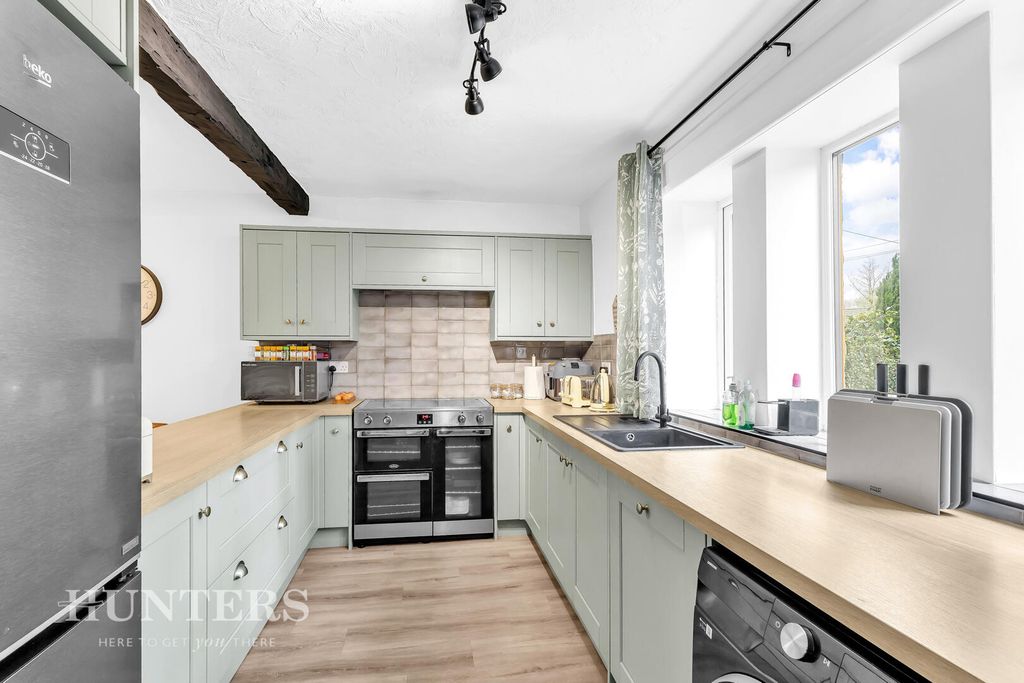 Property photo 3 of 22 Kitchen