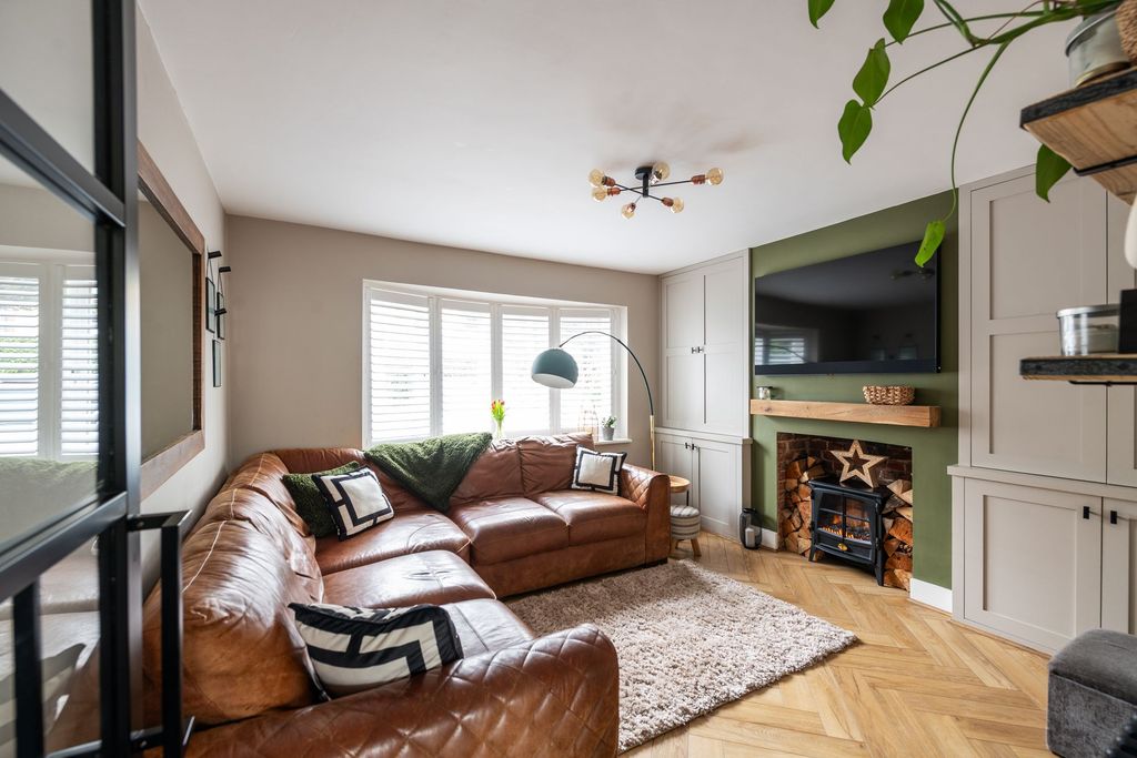 Property photo 3 of 20