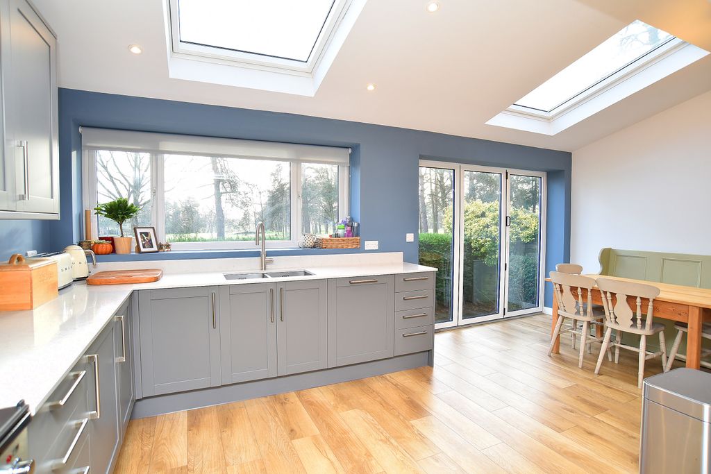 Property photo 2 of 23