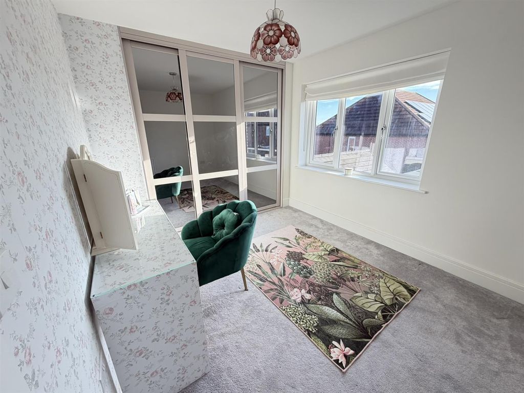 Additional image 28 of 5 bed property for saleButtercup Drive, Daventry NN11