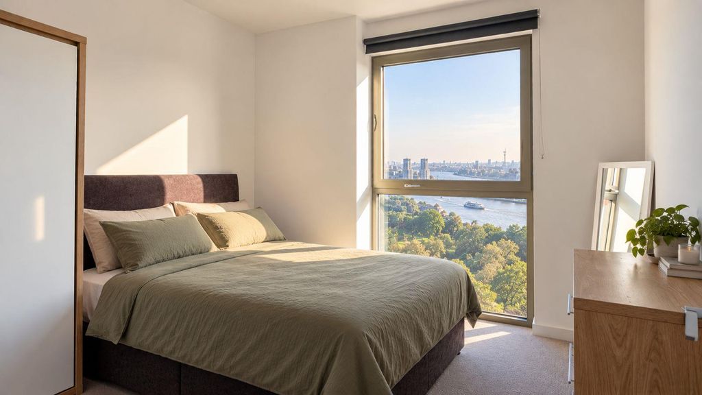 Property photo 2 of 11 1000 Sqf Flat Of 4 Bed At Aramada Way, Custom Hous