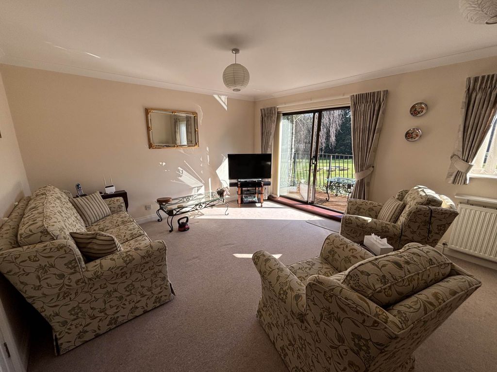 Property photo 3 of 23