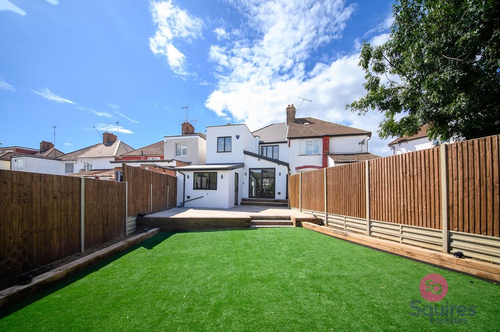 Property photo 3 of 31