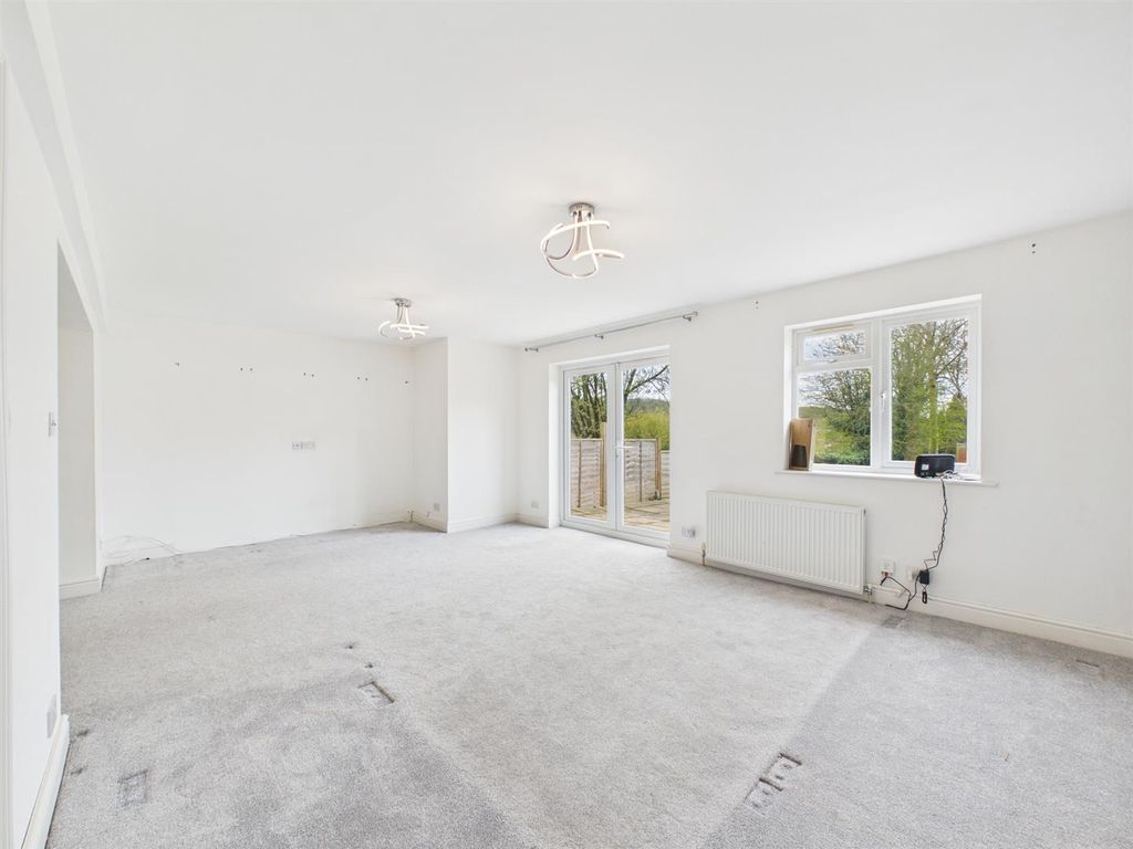 Additional image 6 of 4 bed semi-detached house for saleStar Lane, Coulsdon CR5