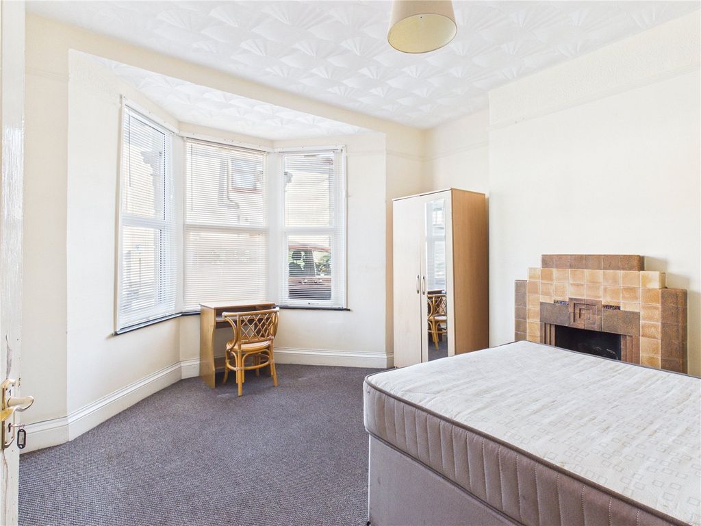 Property photo 2 of 9 Picture No. 10