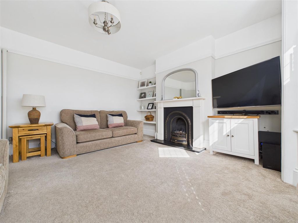 Property photo 3 of 24