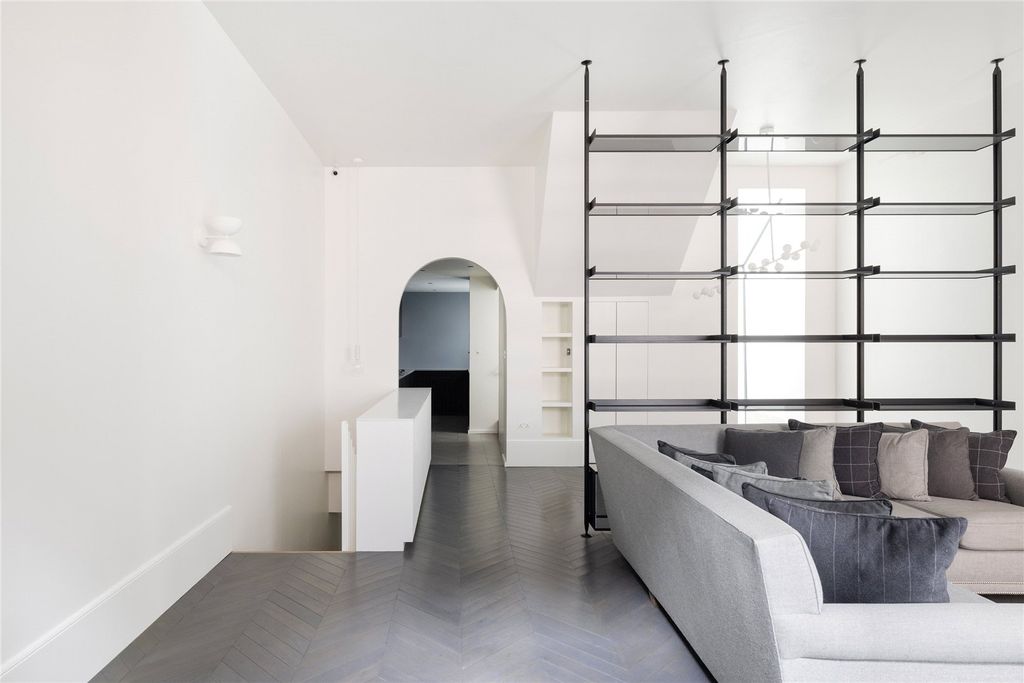 Property photo 2 of 19 Picture No. 02