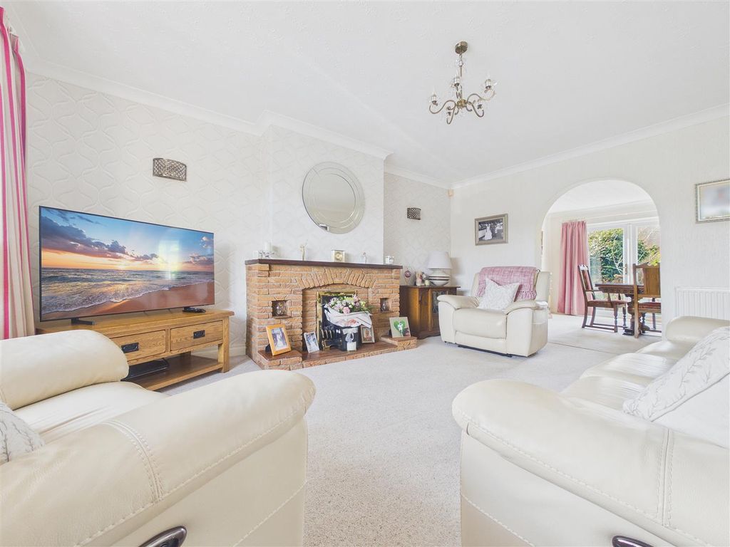 Property photo 2 of 33 Cam01407G0-Pr0101-Still001.Jpg