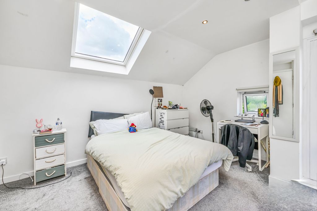 Property photo 3 of 16 Photo 28