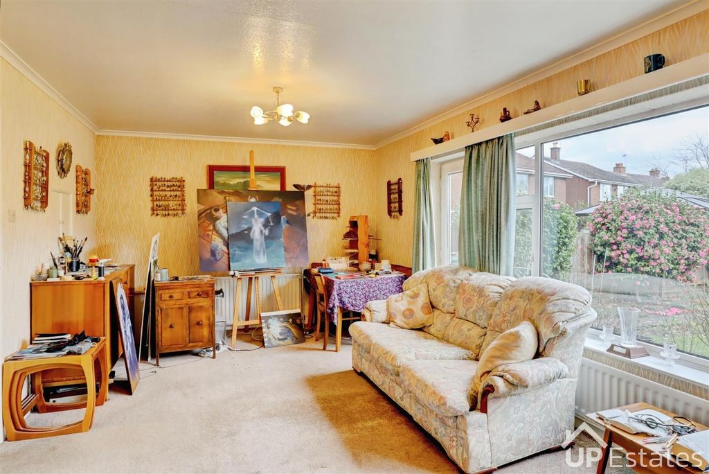 Property photo 3 of 13 Living Room