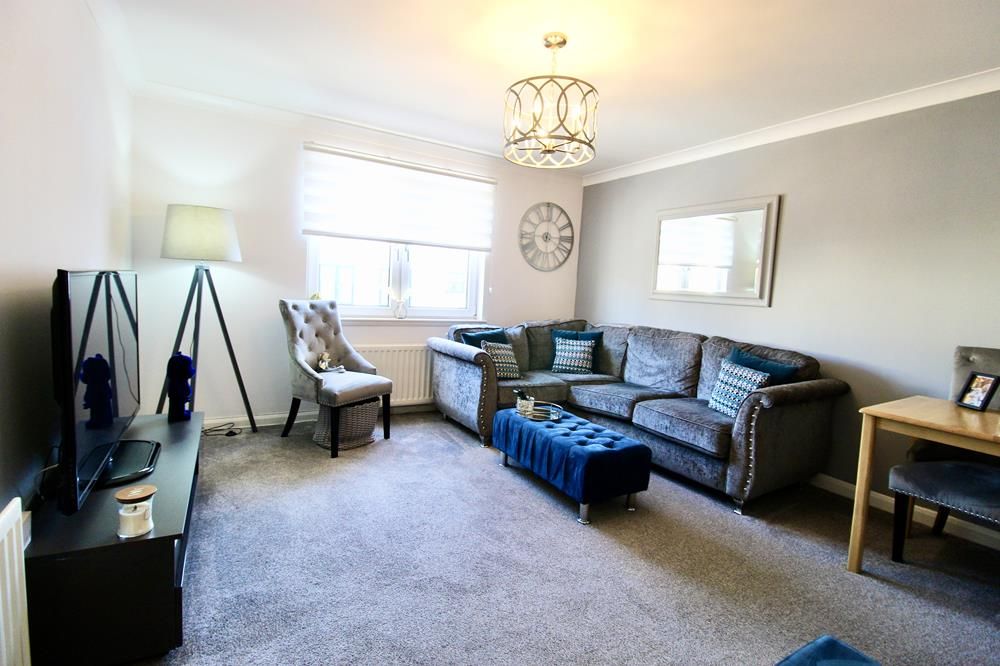 Property photo 1 of 8 Lounge 2